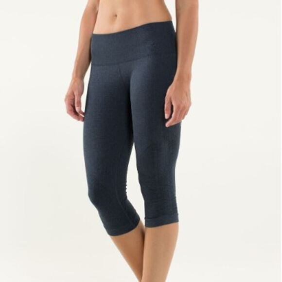 Lululemon In The Flow Crop II Heathered Inkwell 6 - Picture 1 of 7